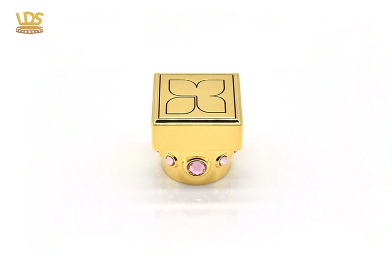 Customized-Crystal-Zamac-Cap-Aluminum-Label-for-Uniquee-Luxury
