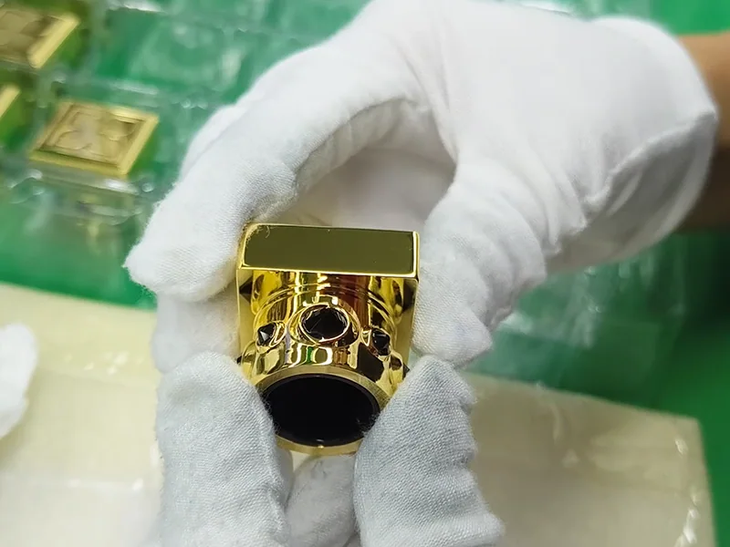 With crystal Surface inspection of materials