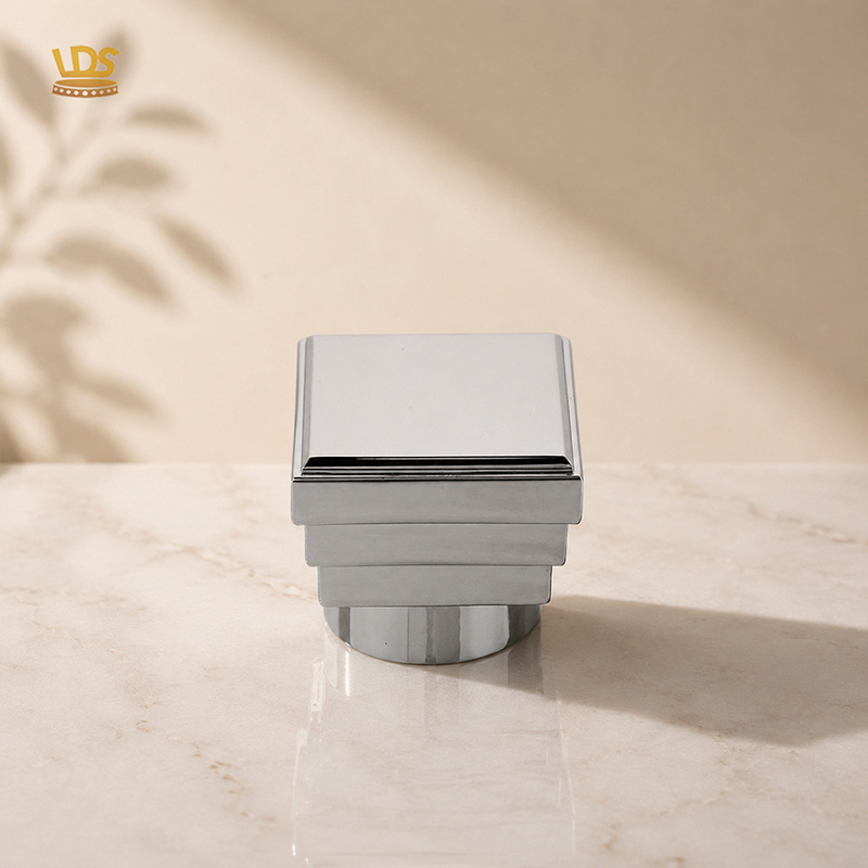 Zinc Alloy Column Perfume lid leaders